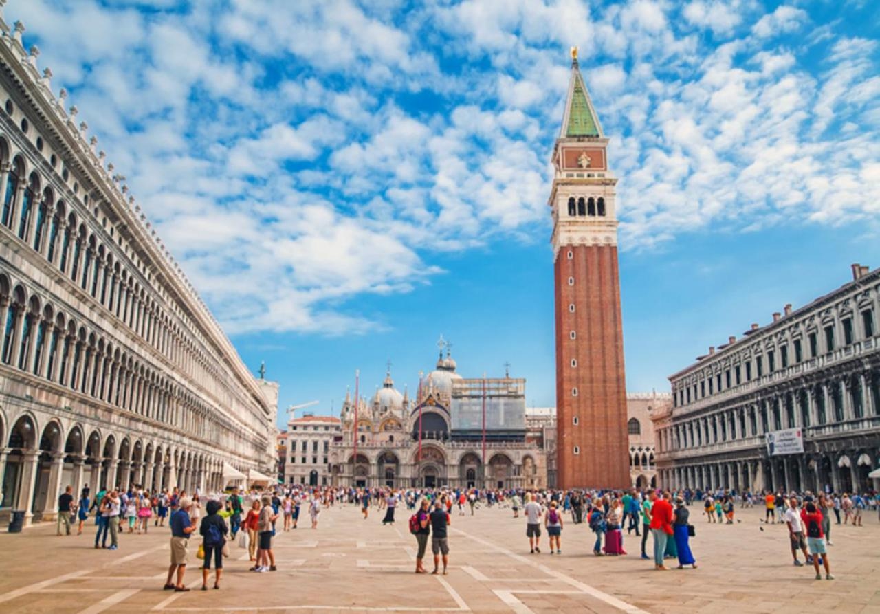 Blue George Venecia